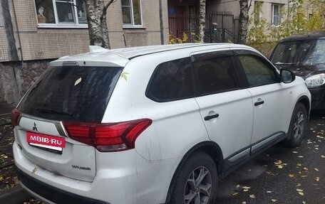 Mitsubishi Outlander III рестайлинг 3, 2018 год, 1 780 000 рублей, 3 фотография