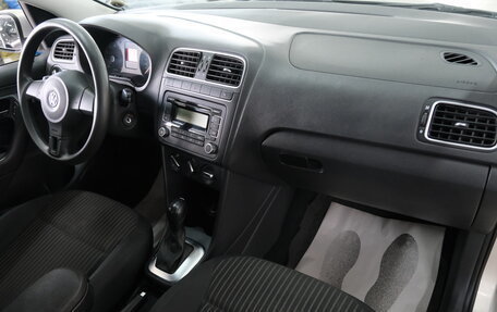 Volkswagen Polo VI (EU Market), 2011 год, 1 089 000 рублей, 18 фотография