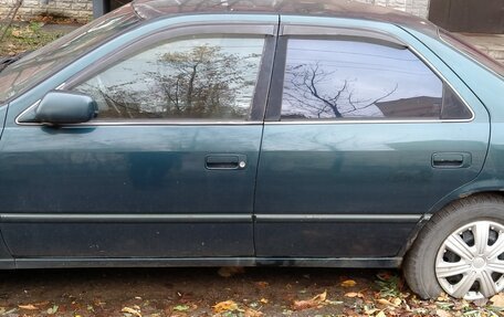 Toyota Camry, 1998 год, 250 000 рублей, 4 фотография