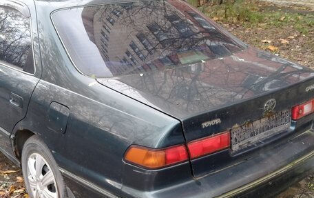 Toyota Camry, 1998 год, 250 000 рублей, 5 фотография