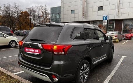 Mitsubishi Outlander III рестайлинг 3, 2020 год, 2 112 000 рублей, 4 фотография
