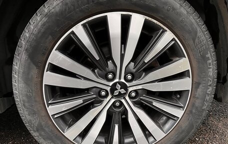 Mitsubishi Outlander III рестайлинг 3, 2020 год, 2 112 000 рублей, 9 фотография