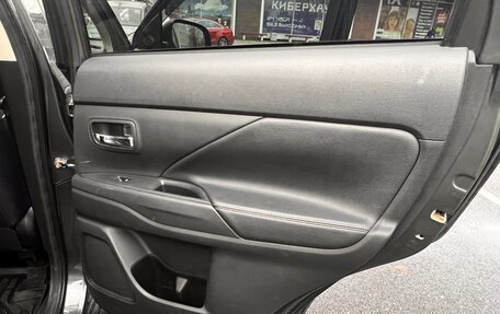 Mitsubishi Outlander III рестайлинг 3, 2020 год, 2 112 000 рублей, 29 фотография