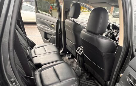 Mitsubishi Outlander III рестайлинг 3, 2020 год, 2 112 000 рублей, 28 фотография