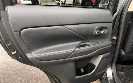 Mitsubishi Outlander III рестайлинг 3, 2020 год, 2 112 000 рублей, 34 фотография