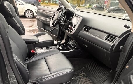 Mitsubishi Outlander III рестайлинг 3, 2020 год, 2 112 000 рублей, 27 фотография