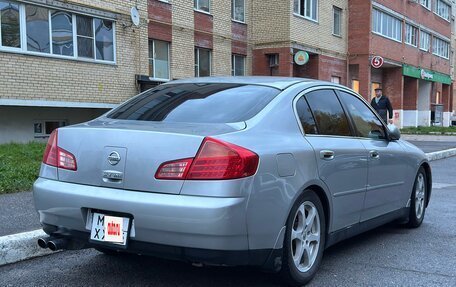 Nissan Skyline, 2001 год, 550 000 рублей, 5 фотография