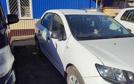 Renault Logan II, 2016 год, 650 000 рублей, 2 фотография