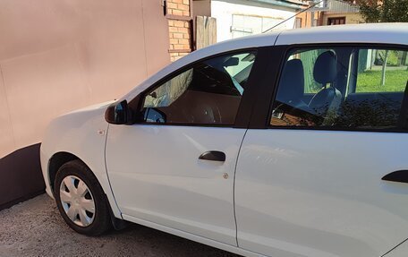 Renault Logan II, 2016 год, 650 000 рублей, 5 фотография