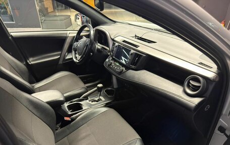 Toyota RAV4, 2018 год, 2 150 000 рублей, 12 фотография