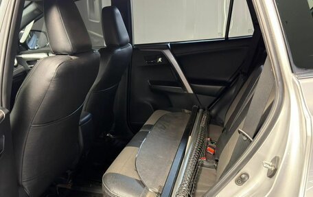 Toyota RAV4, 2018 год, 2 150 000 рублей, 13 фотография