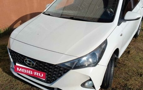 Hyundai Solaris II рестайлинг, 2020 год, 950 000 рублей, 2 фотография