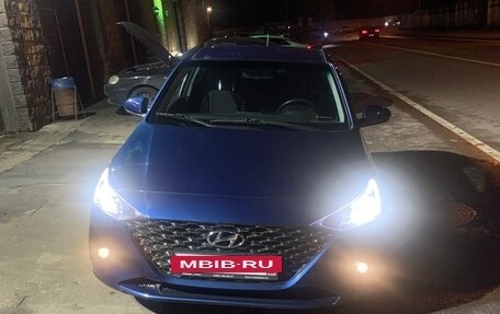 Hyundai Solaris II рестайлинг, 2021 год, 1 590 000 рублей, 5 фотография