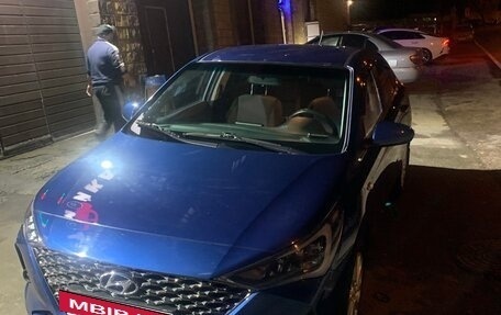 Hyundai Solaris II рестайлинг, 2021 год, 1 590 000 рублей, 21 фотография