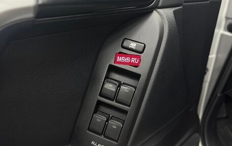 Toyota Land Cruiser Prado 150 рестайлинг 2, 2016 год, 3 800 000 рублей, 8 фотография