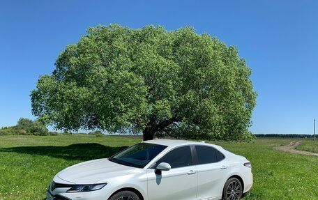 Toyota Camry, 2020 год, 3 500 000 рублей, 2 фотография