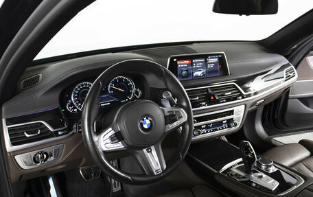 BMW 7 серия, 2018 год, 4 595 000 рублей, 14 фотография