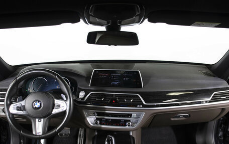 BMW 7 серия, 2018 год, 4 595 000 рублей, 13 фотография