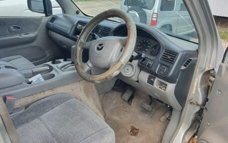 Mazda Bongo Friendee i рестайлинг, 2004 год, 240 000 рублей, 2 фотография