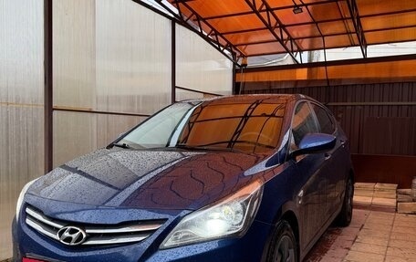 Hyundai Solaris II рестайлинг, 2015 год, 1 000 000 рублей, 1 фотография