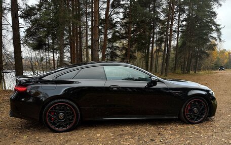 Mercedes-Benz E-Класс, 2018 год, 6 000 000 рублей, 3 фотография