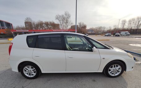 Toyota Opa I рестайлинг, 2003 год, 639 000 рублей, 3 фотография