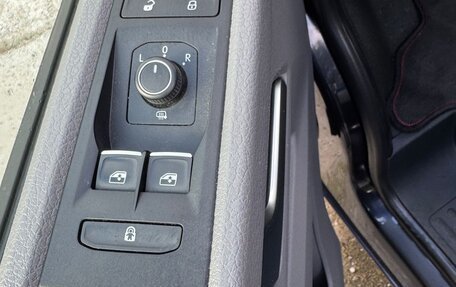 Volkswagen Caravelle T6 рестайлинг, 2021 год, 6 300 000 рублей, 13 фотография