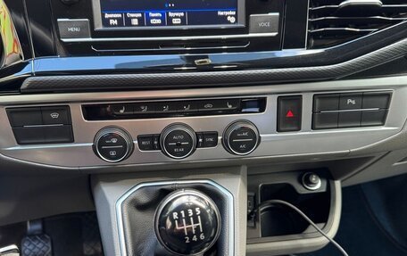 Volkswagen Caravelle T6 рестайлинг, 2021 год, 6 300 000 рублей, 11 фотография