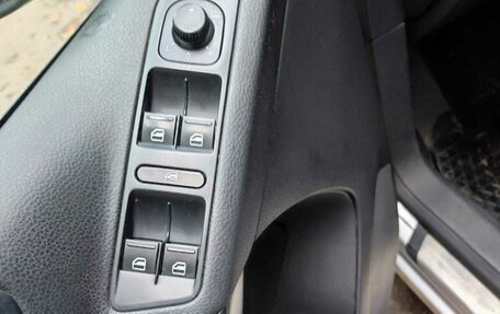 Volkswagen Tiguan I, 2009 год, 850 000 рублей, 16 фотография