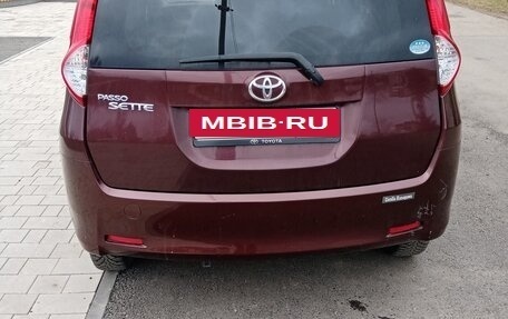 Toyota Passo Sette, 2009 год, 890 000 рублей, 4 фотография