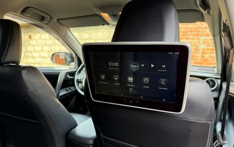 Toyota RAV4, 2019 год, 3 350 000 рублей, 16 фотография