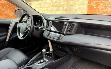 Toyota RAV4, 2019 год, 3 350 000 рублей, 17 фотография