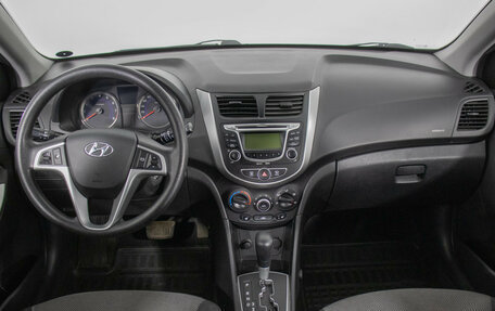 Hyundai Solaris II рестайлинг, 2011 год, 770 000 рублей, 13 фотография