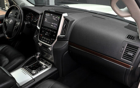 Toyota Land Cruiser 200, 2018 год, 7 500 000 рублей, 10 фотография