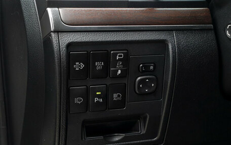 Toyota Land Cruiser 200, 2018 год, 7 500 000 рублей, 20 фотография