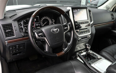 Toyota Land Cruiser 200, 2018 год, 7 500 000 рублей, 19 фотография