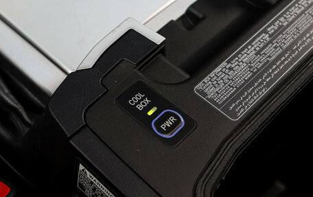 Toyota Land Cruiser 200, 2018 год, 7 500 000 рублей, 25 фотография