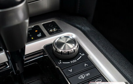 Toyota Land Cruiser 200, 2018 год, 7 500 000 рублей, 28 фотография