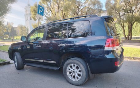 Toyota Land Cruiser 200, 2016 год, 5 600 000 рублей, 3 фотография