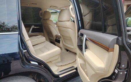 Toyota Land Cruiser 200, 2016 год, 5 600 000 рублей, 19 фотография