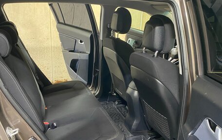 KIA Sportage III, 2011 год, 950 000 рублей, 12 фотография