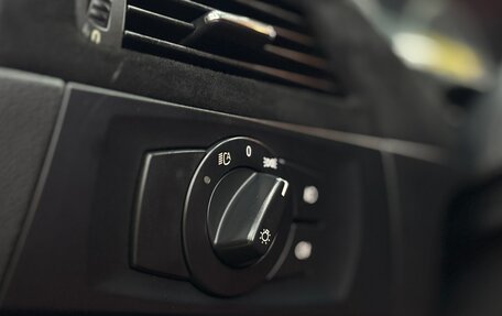 BMW 3 серия, 2006 год, 2 400 000 рублей, 21 фотография