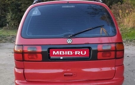 Volkswagen Sharan I рестайлинг, 1997 год, 380 000 рублей, 24 фотография