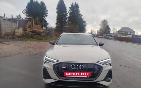 Audi e-tron I, 2020 год, 4 900 000 рублей, 15 фотография