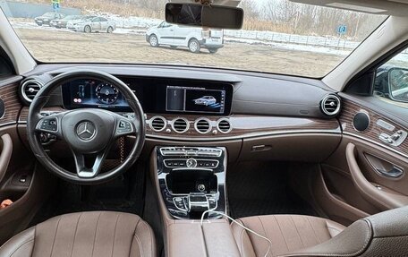 Mercedes-Benz E-Класс, 2016 год, 2 800 000 рублей, 11 фотография