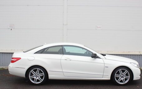 Mercedes-Benz E-Класс, 2011 год, 1 400 000 рублей, 6 фотография