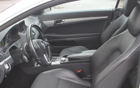 Mercedes-Benz E-Класс, 2011 год, 1 400 000 рублей, 9 фотография