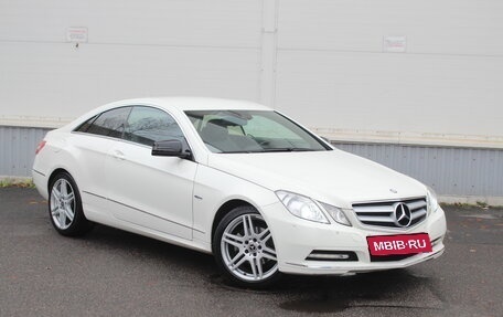 Mercedes-Benz E-Класс, 2011 год, 1 400 000 рублей, 2 фотография