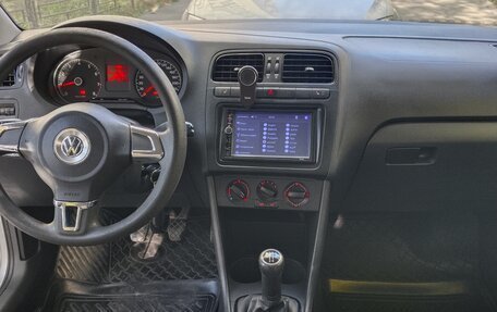 Volkswagen Polo VI (EU Market), 2011 год, 600 000 рублей, 10 фотография