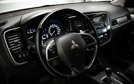 Mitsubishi Outlander III рестайлинг 3, 2013 год, 967 000 рублей, 7 фотография